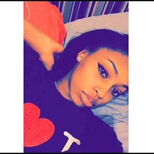 Meet your Posher, Yahima